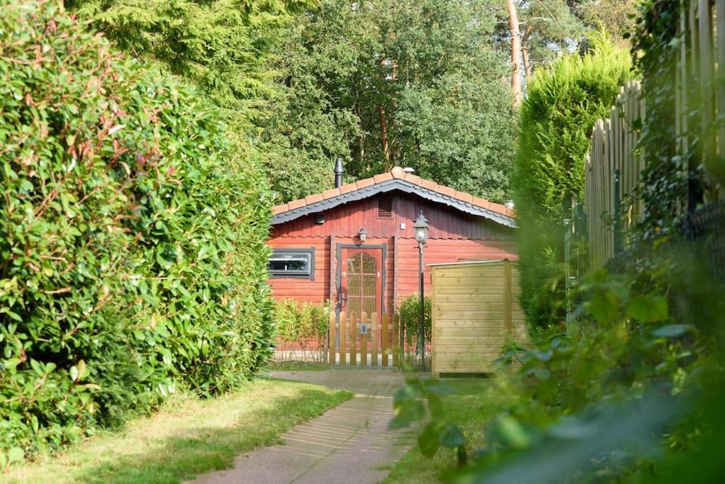 Spacious Wooden Cottage With Infra-Red Sauna At Veluwe Putten Exterior foto